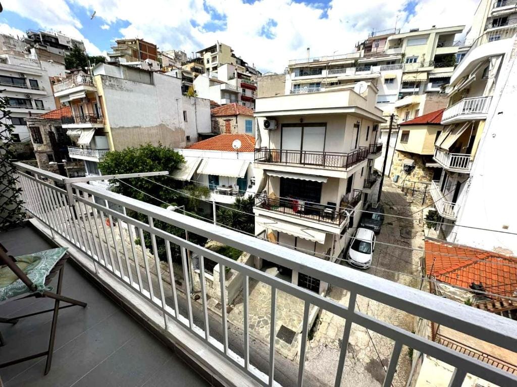  ΕΝΟΙΚΙΑΖΕΤΑΙ ΔΙΑΜΕΡΙΣΜΑ ΣΤΟ ΚΕΝΤΡΟ ΤΗΣ ΚΑΒΑΛΑΣ